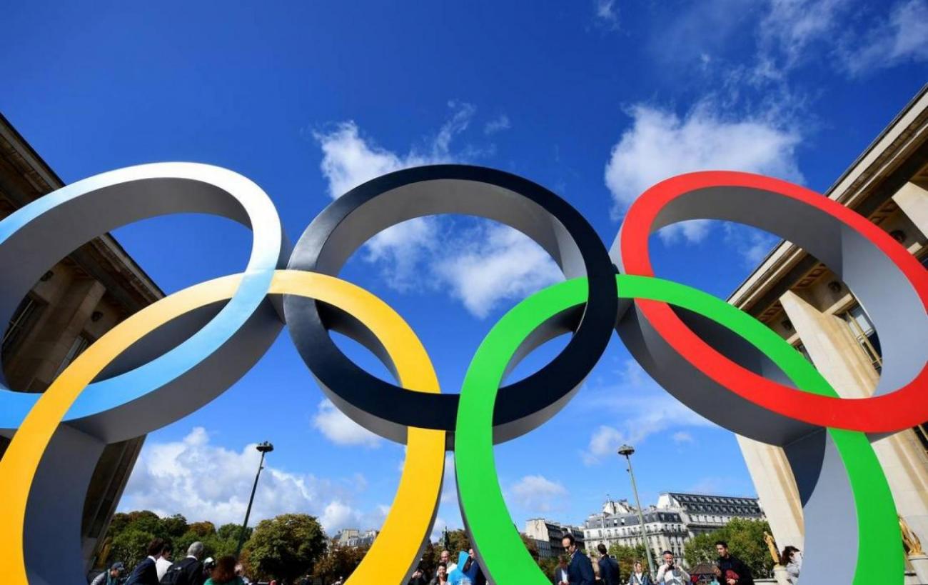 Les anneaux olympiques sur l'Esplanade du Trocadéro, le 14 septembre 2017 à Paris