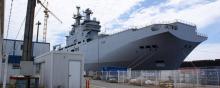 Le "Vladivostock", navire de classe Mistral en mouillage à Saint-Nazaire.