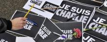 Des pancartes "Je suis Charlie" en hommage aux victimes.