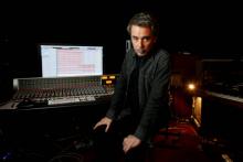 Jean-Michel Jarre buste studio