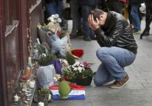 Attentats Paris 13 nov 2015: deuil hommage 