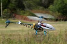 L'aéromodélisme peut se pratiquer à tout âge, à partir de 7 ans pour un enfant. Entre construction de maquettes et cours de pilotage c'est une activité qui allie effort physique et apprentissage.