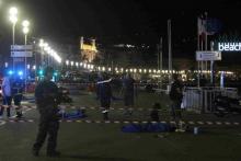 Des corps de victimes après l'attentat sur la promenade des Anglais.