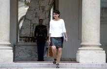 Najat Vallaud-Belkacem pieds perron élysée