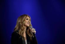 Céline Dion en plein concert.