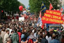 Pendant la campagne des législatives anticipées, le premier défilé intersyndical depuis 14 ans le 1e