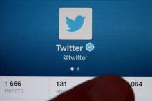 Un compte twitter sur un smartphone