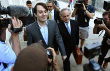 Martin Shkreli (C), le 26 juin 2017 arrive au tribunal de Brooklyn à New-York