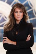 Premier portrait officiel de Melania Trump diffusé lundi 3 avril 2017 par la Maison Blanche