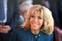 La Première dame Brigitte Macron, le 14 juillet 2017 sur les Champs Elysées à Paris