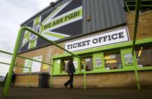 L'entrée du club Forest Green Rovers, dans l'ouest de l'Angleterre, premier club "vert", le 8 août 2