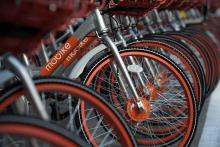 Des vélos en libre-service Mobike, à Pékin, le 28 mars 2017