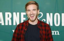 PewDiePie lors de la signature de son livre "This Book Loves You" à New York, le 29 octobre 2015