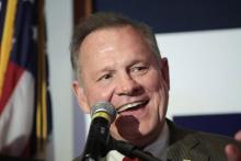 Le candidat républicain aux éléctions sénatoriales Roy Moore parle à ses partisans lors d'un rassemb