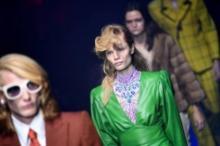 Le géant du luxe italien Gucci a annoncé le 11 octobre 2017 qu'il bannirait les fourrures de ses nou