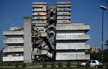 L'immeubles Les Voiles, le 27 septembre 2017 à Scampia, dans la banlieue nord de Naples, où s'est ou