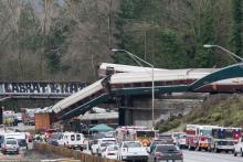 Le train 501, qui assurait la liaison entre Seattle et Portland, après son déraillement le 18 décemb