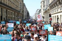 Manifestation à Paris dans le cadre de la "fête à Macron" le 5 mai 2018