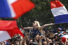 Les supporters français se préparent et se griment avant la finale, comme ils l'avaient fait pour France Danemark, le 26 juin 2018