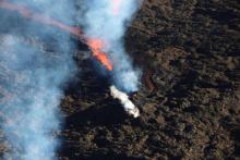 Vue aérienne du Piton de La Fournaise en éruption, le 13 juillet 2018 à La Réunion