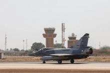 Un Mirage 2000 français prêt à décoller à Niamey pour participer à l'Opération Barkhane, le 22 décembre 2017