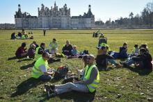 Des "Gilets jaunes" se sont installés sur la pelouse du château de Chambord, le 23 février 2019