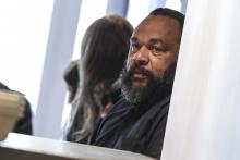 Dieudonné M'bala M'bala à son arrivée au tribunal correctionnel de Paris le 26 mars 2019