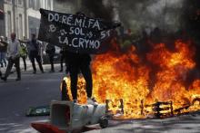 Un manifestant lors de l'acte 20 des gilets jaunes le 30 mars 2019 à Paris