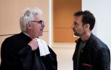 Mathieu Kassovitz et son avocat William Bourdon au tribunal de Paris, le 23 mai 2019