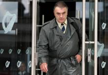 Ian Bailey quitte le tribunal de Dublin, en Irlande, le 21 juillet 2010