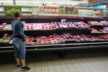 La répression des fraudes a annoncé vendredi avoir découvert une "tromperie" sur la qualité de steaks hachés distribués par une entreprise française à des associations d'aide aux plus démunis, précisa