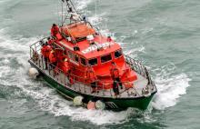 Des membres de la Société nationale de sauvetage en mer (SNSM) de Calais à bord du "Notre Dame de Risban", lors d'un exercice de sauvetage maritime, le 25 janvier 2019