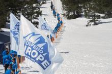 Des activistes du groupe d'extrême droite Génération identitaire lors d'une opération dans les Hautes-Alpes le 21 avril 2018 visant à dénoncer l'arrivée de migrants depuis l'Italie