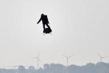 Franky Zapata, lors de sa première tentative de traversée de la Manche en "Flyboard", le 25 juillet 2019 à Sangatte