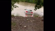 BMW jetée à l'eau