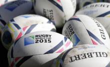 Des ballons de rugby.