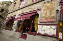 Le restaurant La Mère Poulard au Mont-Saint-Michel en février 2003