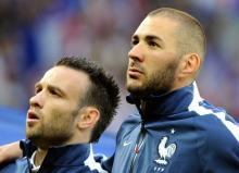 Mathieu Valbuena et Karim Benzema, sous le maillot des Bleus avant un match amical contre la Jamaïqu