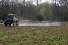 Ségolène Royal présente plusieurs initiatives pour éliminer peu à peu les produits nocifs pour les é