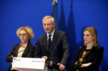 Le ministre de l'Economie, Bruno Le Maire (c), la ministre du Travail, Muriel Pénicaud, et la secrétaire d'Etat Agnès Pannier-Runacher (d) lors d'une conférence de presse sur l'impact du nouveau coron