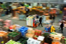 Le marché de Rungis, dans le Val-de-Marne, en pleine activité, le 1er décembre 2017