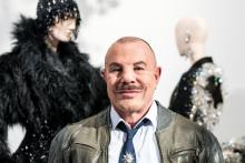 Le couturier Thierry Mugler lors de la présentation de son exposition "Couturissime" aux Musée des Beaux-Arts de Montréal, le 26 février 2019
