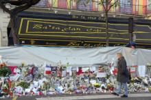 Mémorial devant le Bataclan à Paris, le 26 novembre 2015