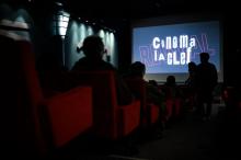 Des spectateurs dans la salle du cinéma parisien d'art et d'essai la Clef, à Paris, en janvier 2020